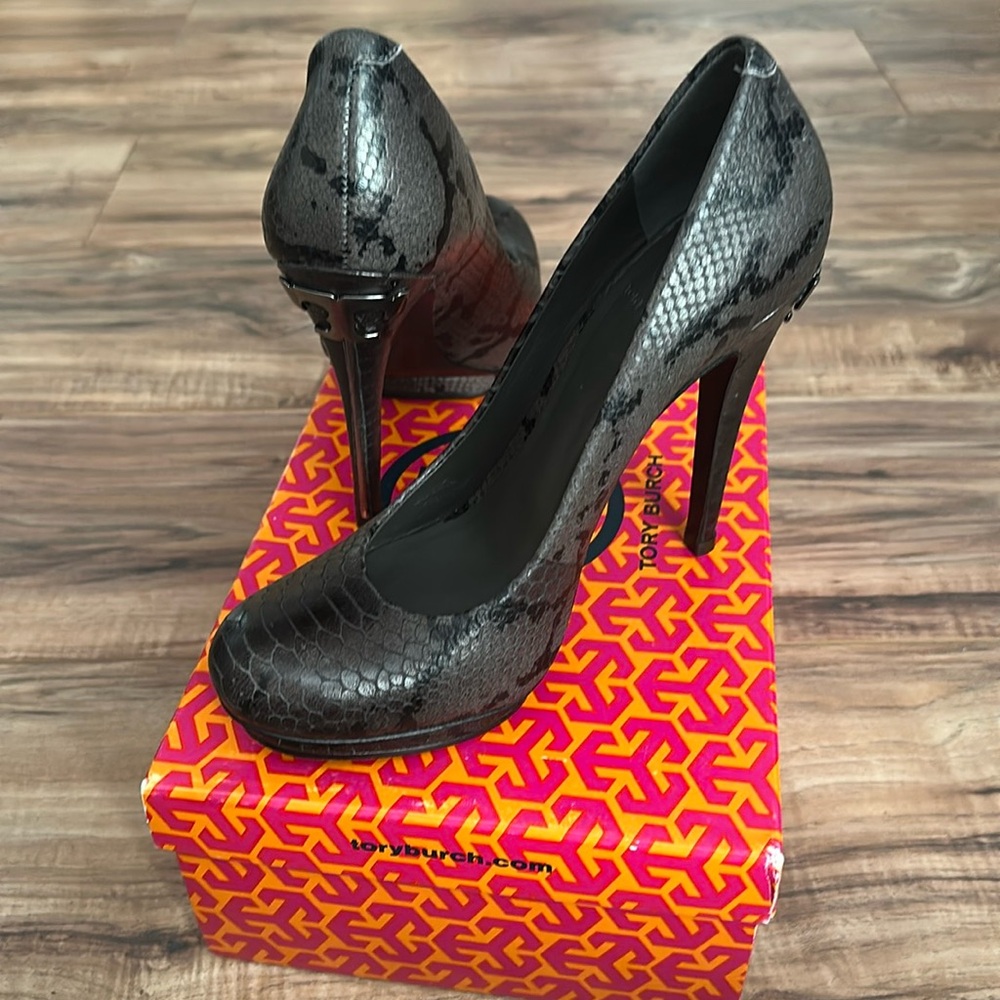 Tory Burch Jude Snakeskin platform heels black and grey gently worn Size 8.5